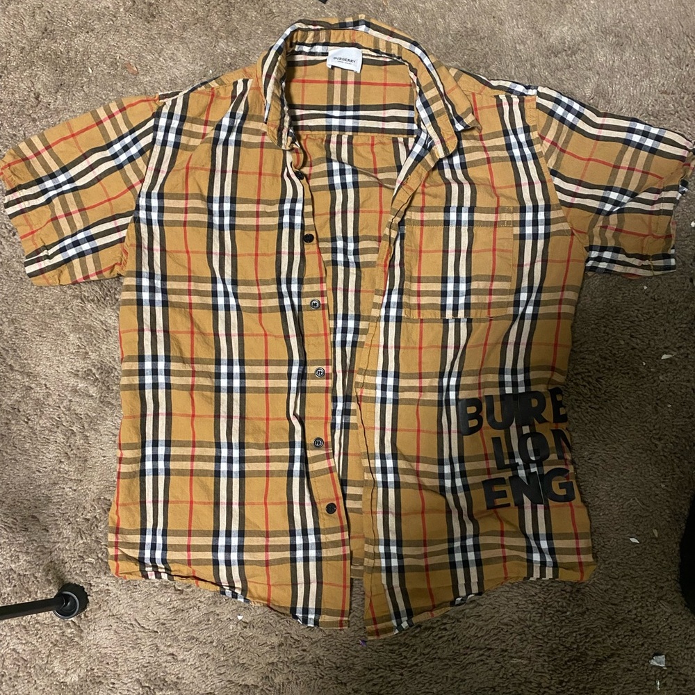 Short sleeve Burberry shirt M